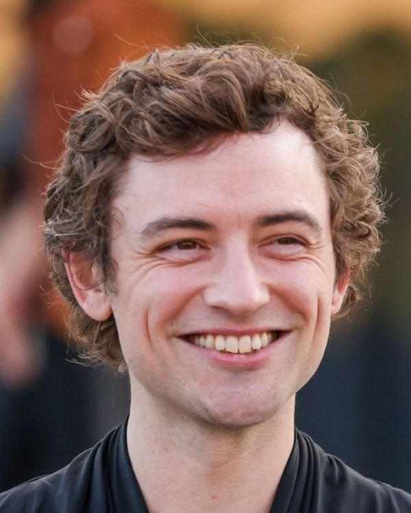 Back Curls hairstyle