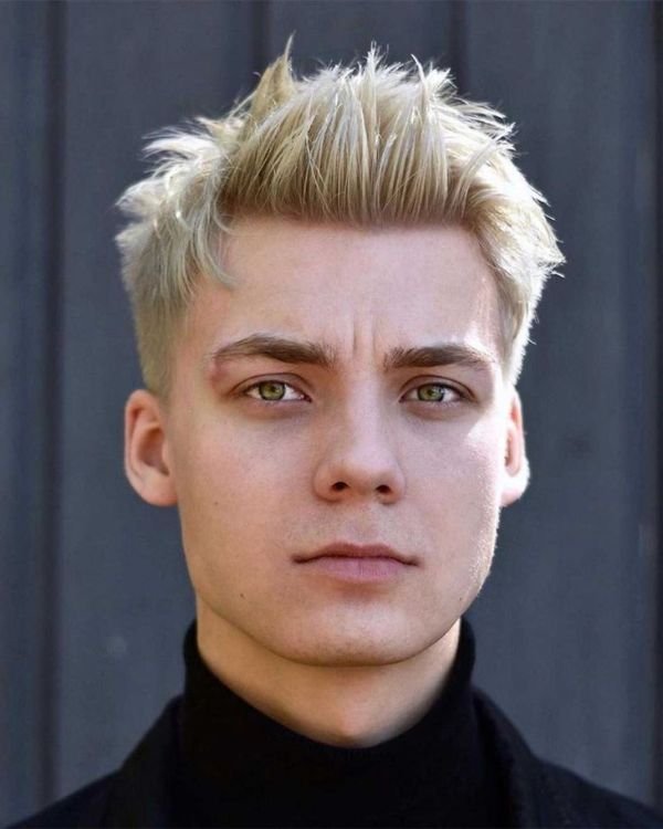 Edgy Blonde Quiff