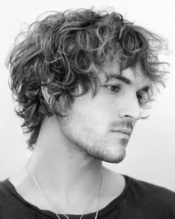 Medium Textured Shaggy Hair