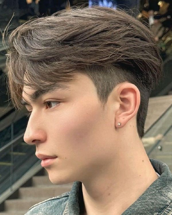 Textured Middle Part with Undercut